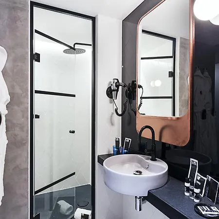 Hotel One Shot Tabakalera House