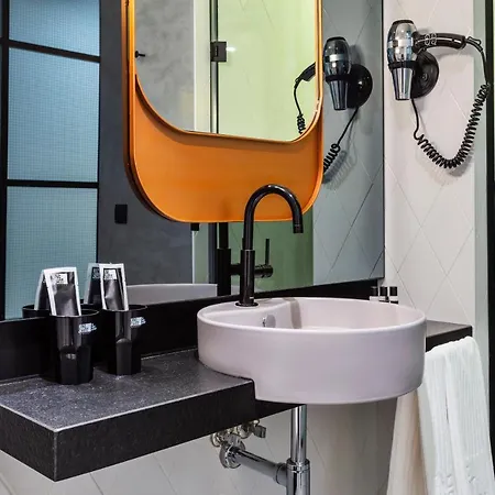 One Shot Tabakalera House Hotel 4*