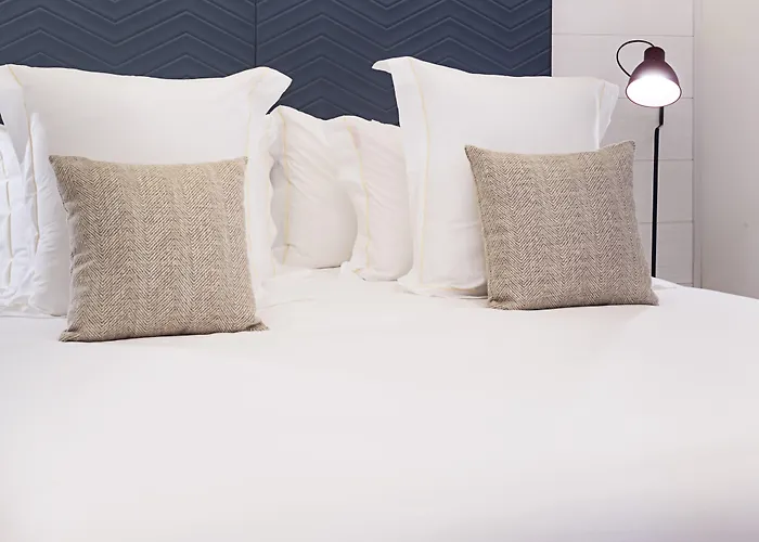 One Shot Tabakalera House 4*