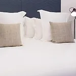 One Shot Tabakalera House 4*