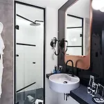 Hotel One Shot Tabakalera House