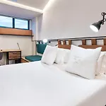 One Shot Tabakalera House 4*