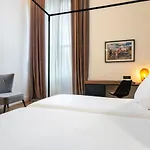 One Shot Tabakalera House Hotel San Sebastián