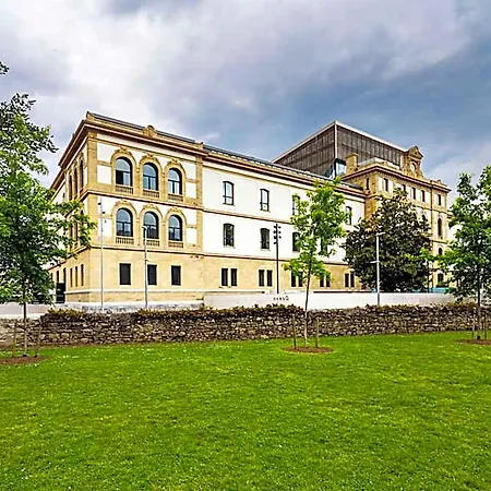 One Shot Tabakalera House Szálloda 4*