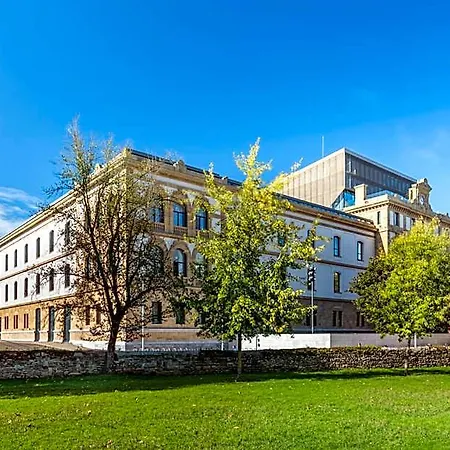 Szálloda One Shot Tabakalera House 4*