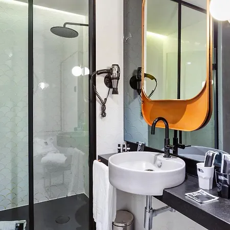 One Shot Tabakalera House Hotel 4*