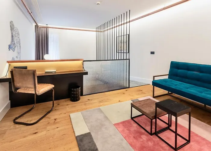 One Shot Tabakalera House Hotel