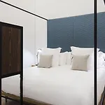One Shot Tabakalera House Hotel