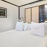 One Shot Tabakalera House Hotel