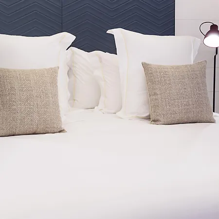 One Shot Tabakalera House 4*