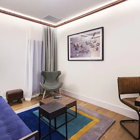 One Shot Tabakalera House Отель 4*