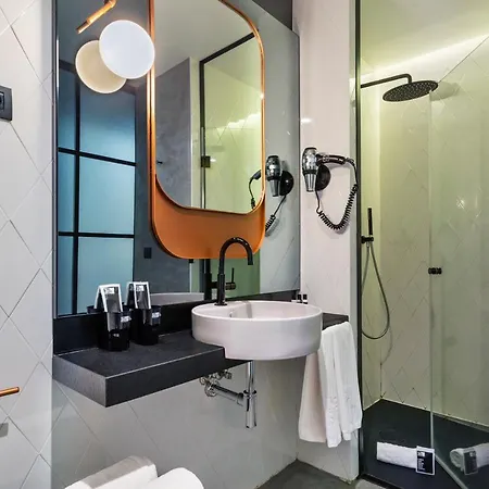 One Shot Tabakalera House 산세바스티안