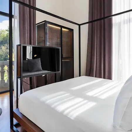 One Shot Tabakalera House Отель Сан-Себастьян