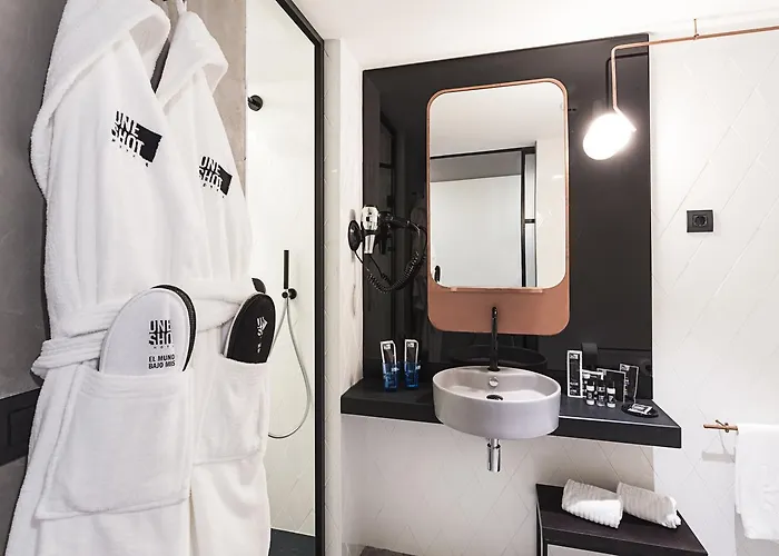 One Shot Tabakalera House 4*