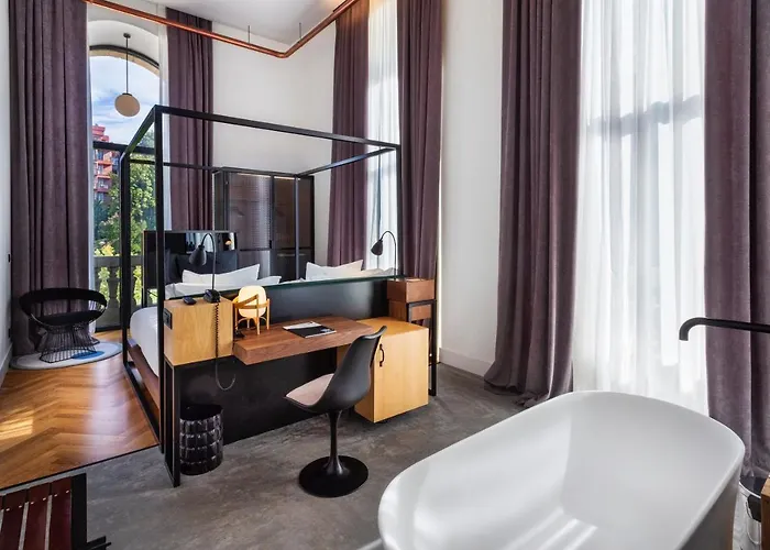 One Shot Tabakalera House Hotel